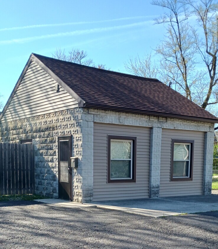 Primary Photo - 367 S Vine St