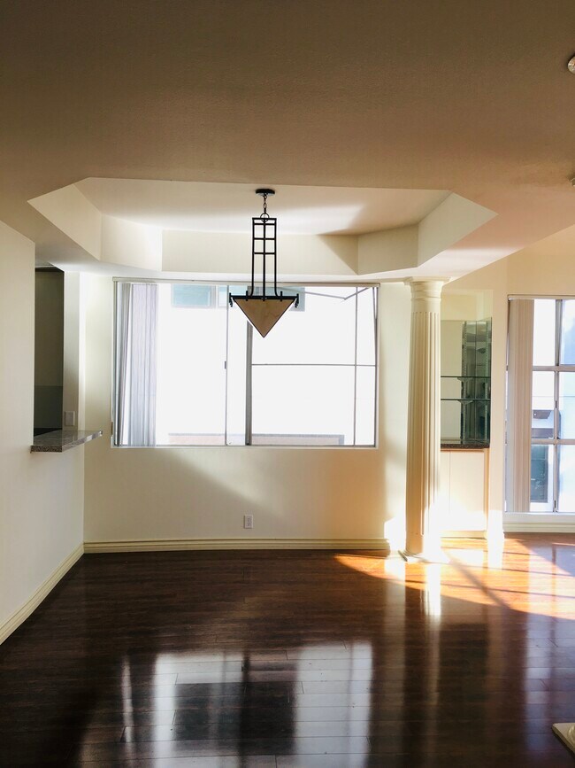 Dinning area - 645 Huntley Dr