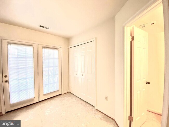 Foto del edificio - 3230 Westdale Ct