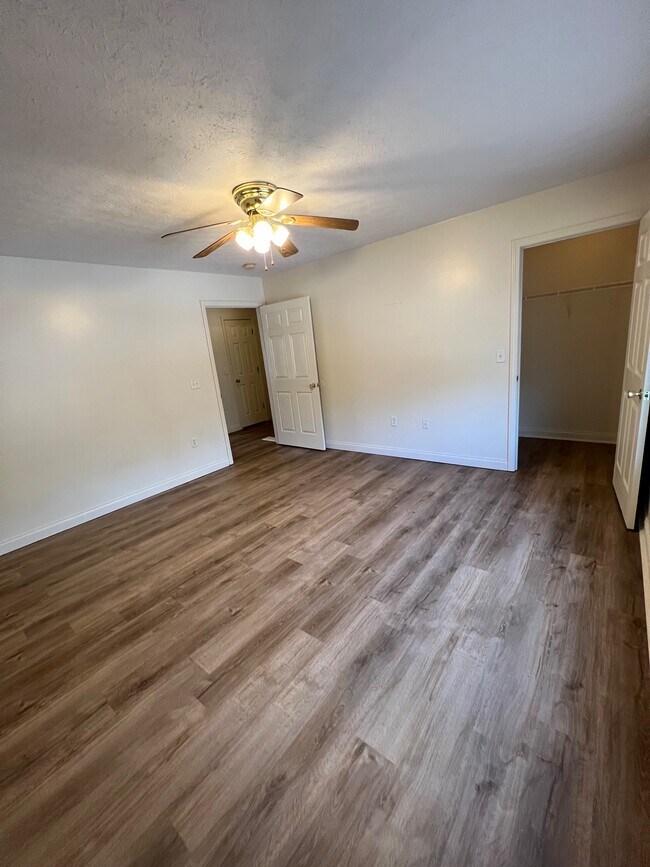 Foto del edificio - 24 Jade Ct