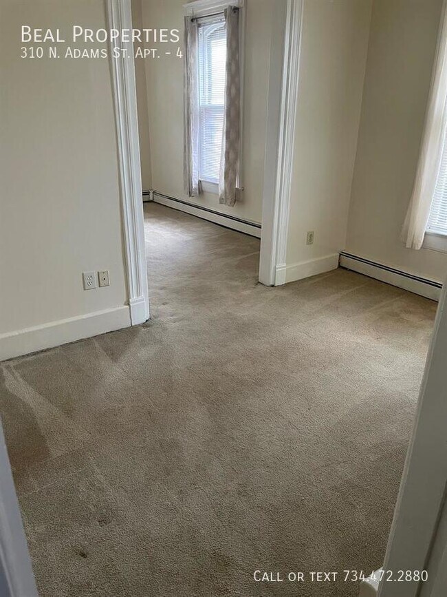 Foto del edificio - 310 N Adams St