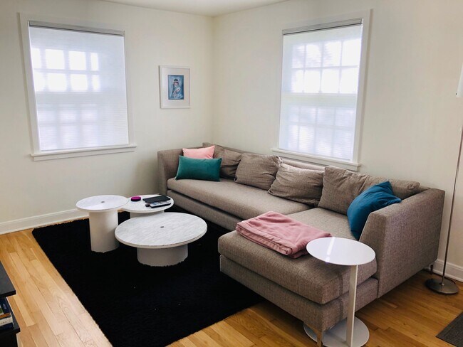 Foto del edificio - 1822 Vahlen St