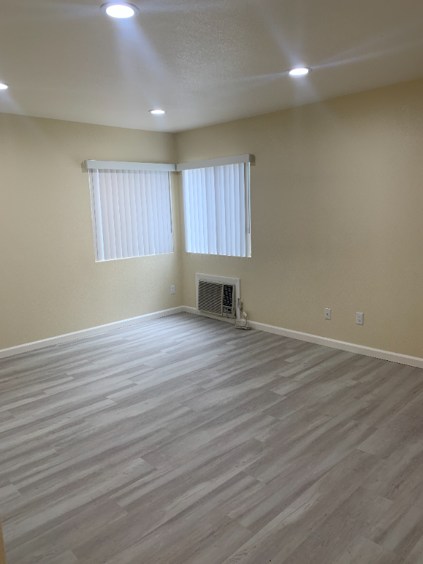 Foto del edificio - 9656 Winter Gardens Blvd