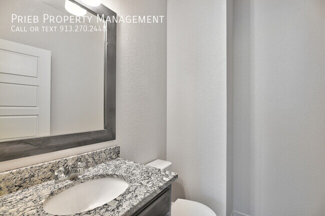 Building Photo - Reserve Townhome - Available August 16th