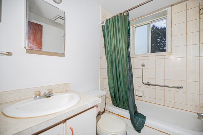 Building Photo - 72 Rue de la Visitation