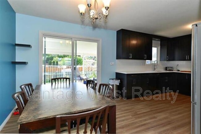 Building Photo - 735 Belgo Rd