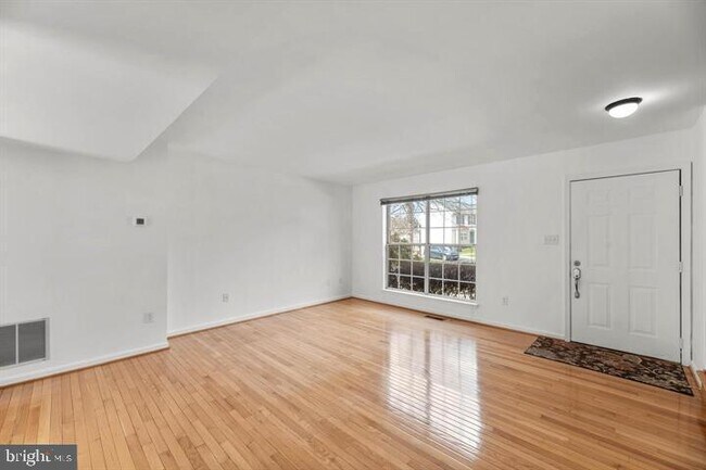 Building Photo - 8624 Quaker Brothers Dr