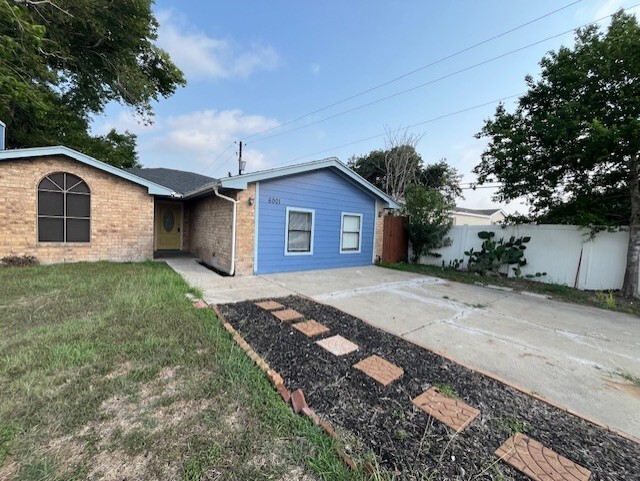 Building Photo - 6001 Pendleton Dr