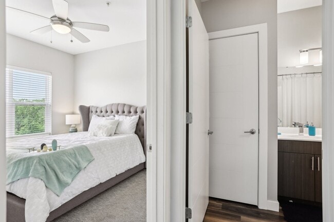 Building Photo - Whispering Heights