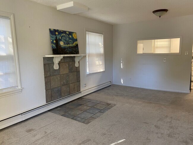 Building Photo - 512 W Uintah St
