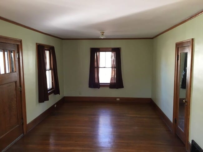 Building Photo - Great Single Family Just East of Massachus...