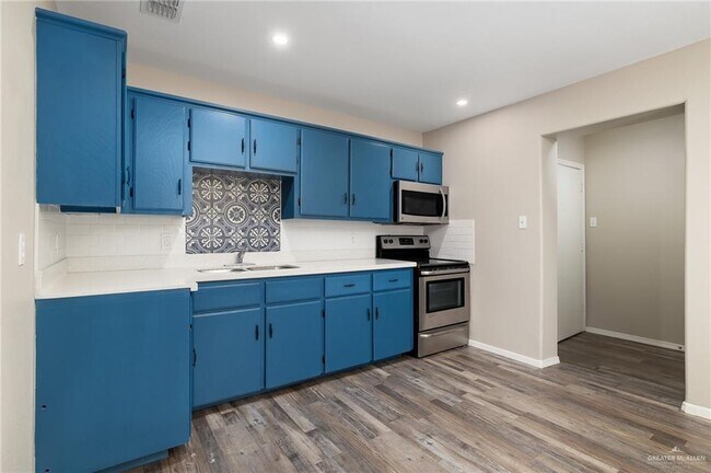 Building Photo - 1101 El Recreo Cir