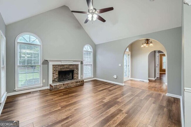 Foto del edificio - 8015 Victoria Ln