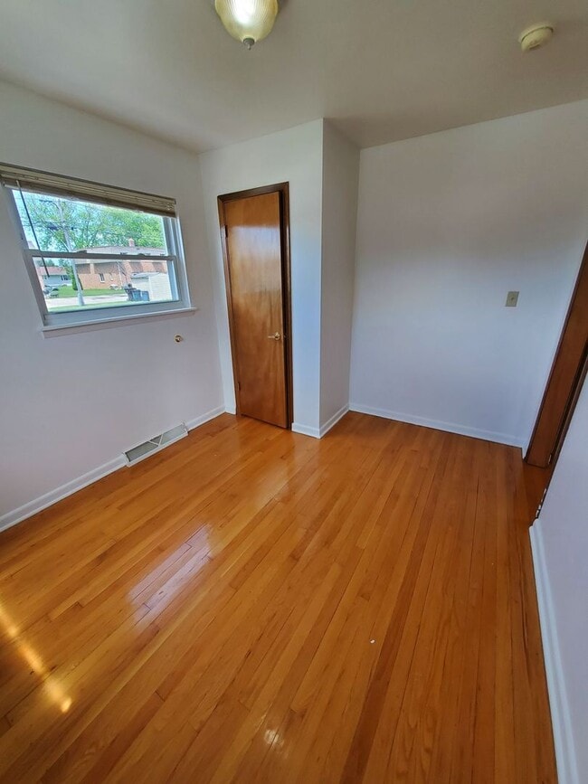 Foto del edificio - 516 Blake Ave