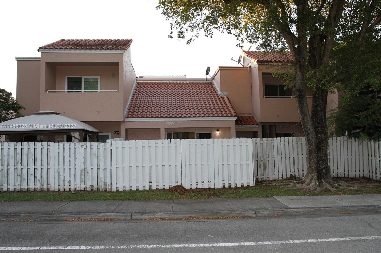 Foto del edificio - 6473 SW 128th Ct