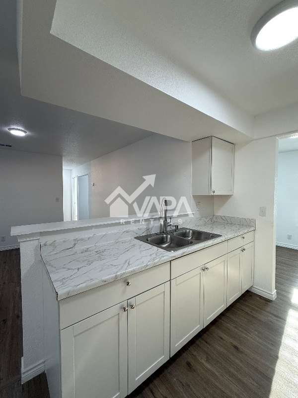 Foto del edificio - 8350 Hastings