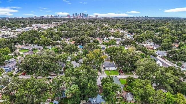 Building Photo - 205 W Hilda St