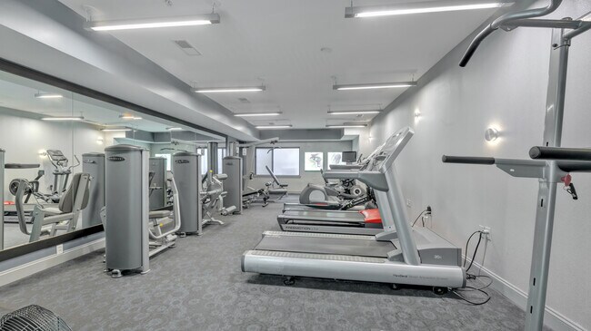 Foto del edificio - 8005 13th St