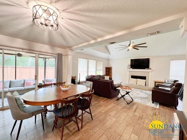 Foto del edificio - Beautiful 4 Bedrooom Home in Fort Walton B...