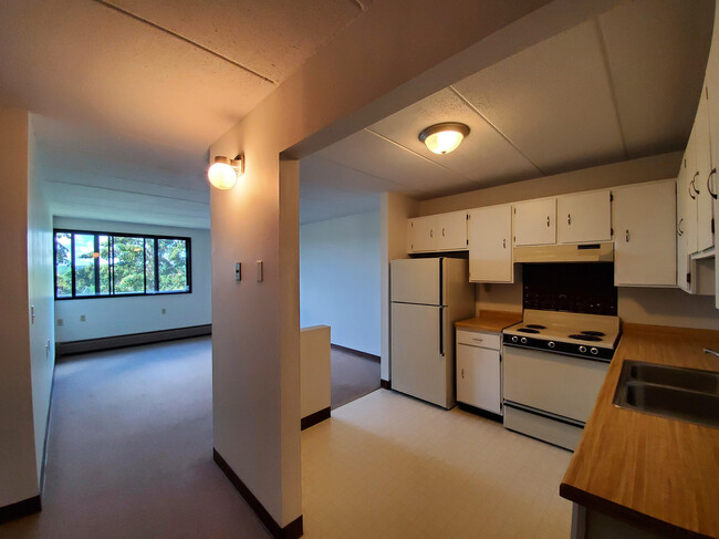 Building Photo - Deering Manor - Section 8: 62+ ,Handicapped,