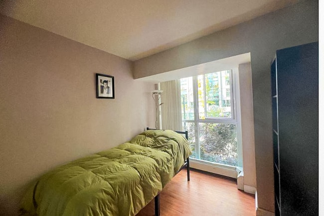 Photo du bâtiment - 1388 Homer St