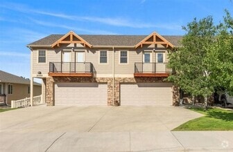 Building Photo - 2047 Lake Hills Dr