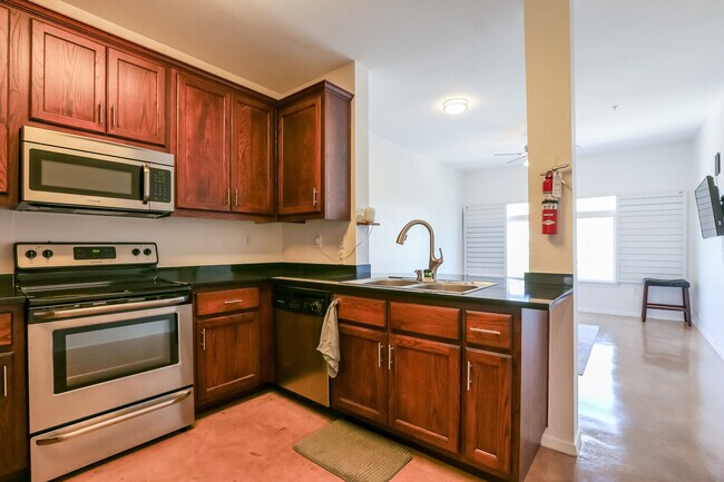 Foto del edificio - 910 W 25th St