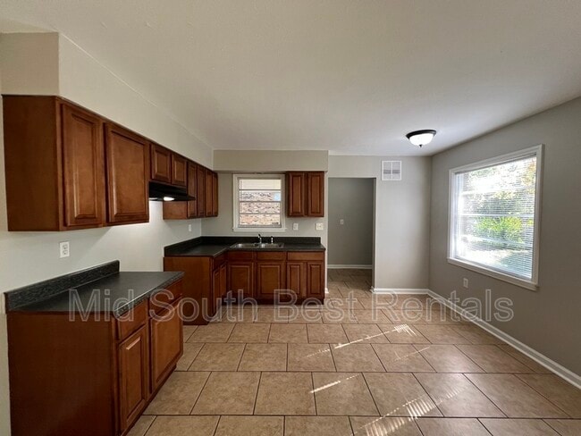 Building Photo - 3745 Fieldbrook St