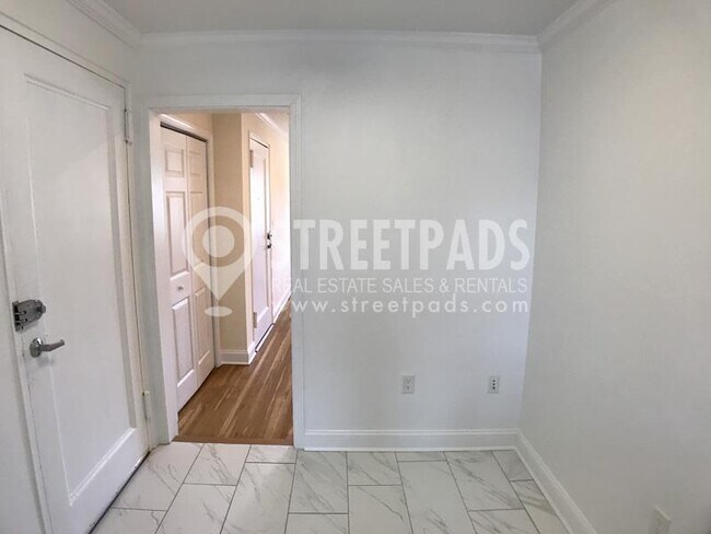 Foto del edificio - 1 bedroom in Brookline MA 02446