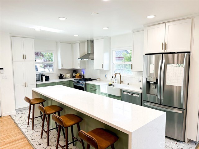Foto del edificio - 3703 W 225th St