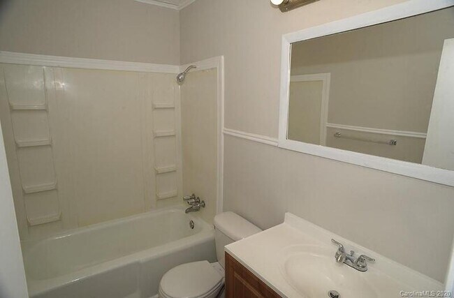 Foto del edificio - 621 N Ellis St