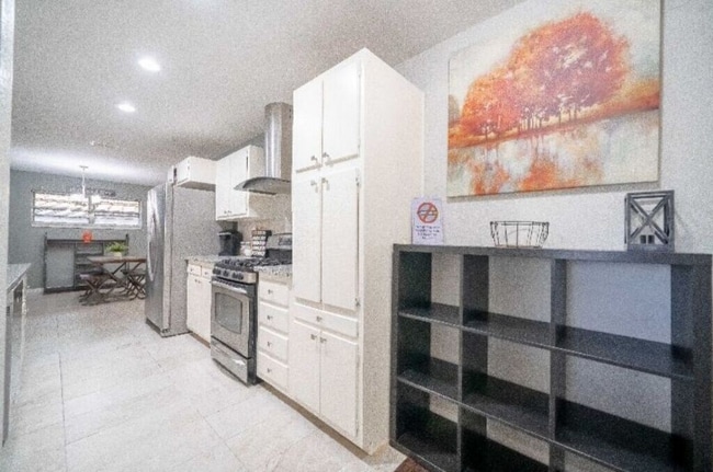 Building Photo - 1703 Monaco Dr