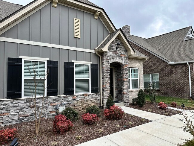 Foto del edificio - Gallatin Cottage Home with Two Car Garage