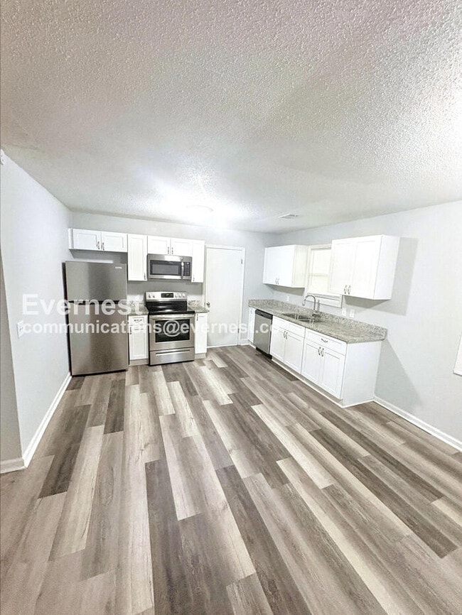 Building Photo - 727 W Creek Cir