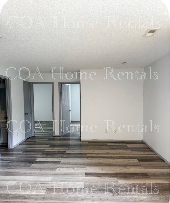 Foto del edificio - North East Side Duplex