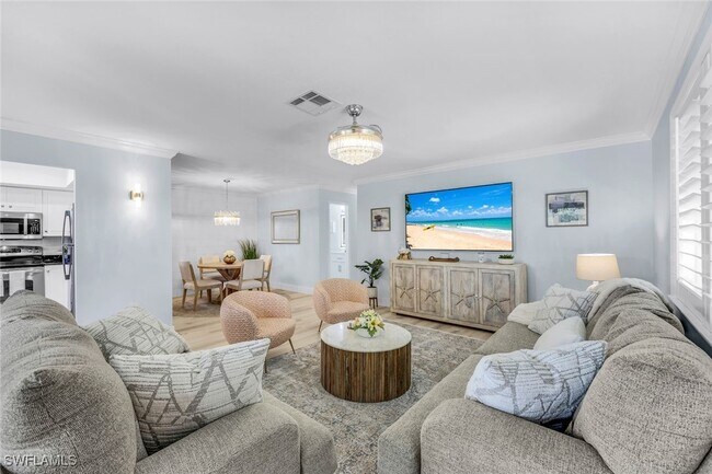 Building Photo - 616 7th Ave S