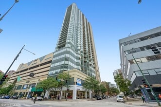 Building Photo - 111 W Maple St