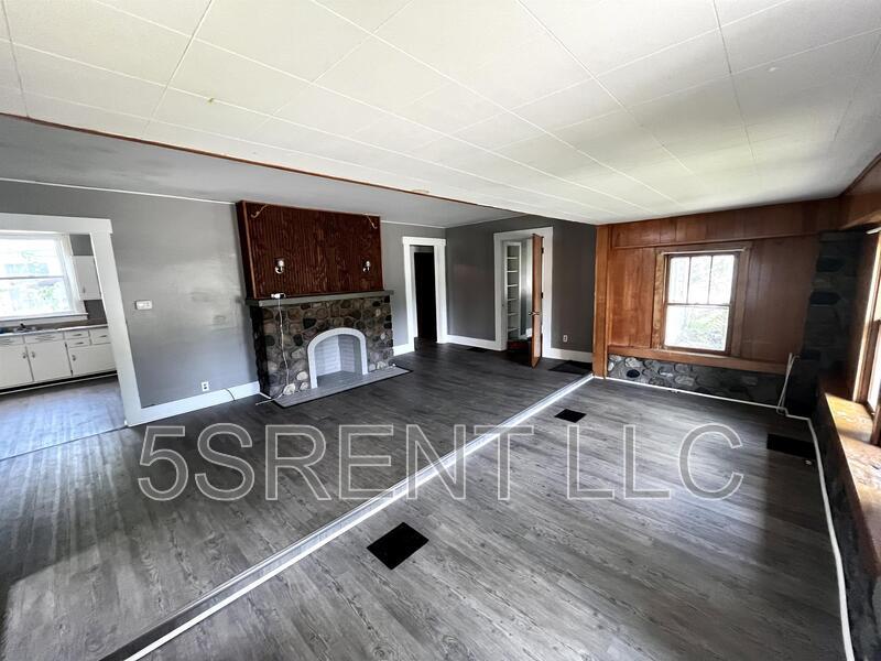 304 Elm St, Greenville, OH 45331 Condo for Rent in Greenville, OH