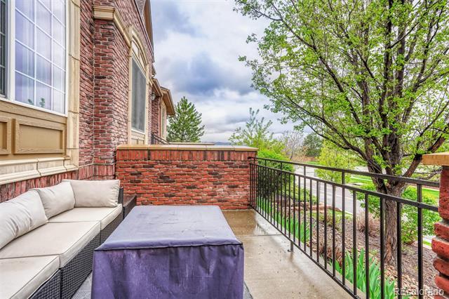 Building Photo - 1000 Rockhurst Dr