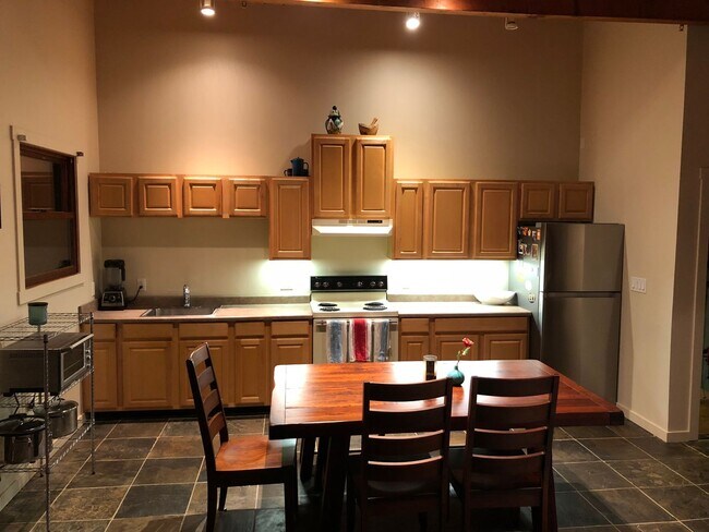 Building Photo - Carmel Valley 2 bedroom 2 bathroom home on...