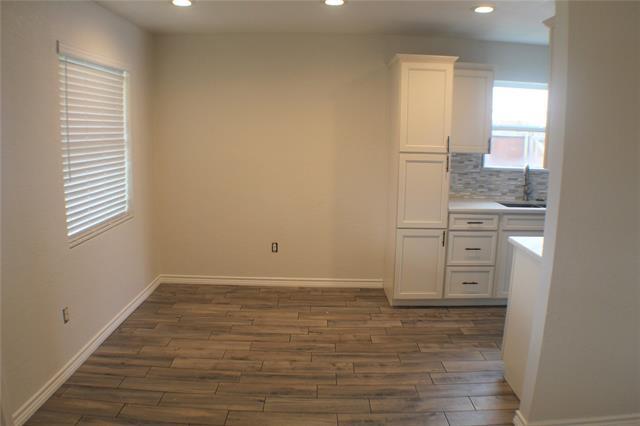 Building Photo - 461 Parkview Dr