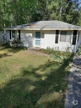Building Photo - 910 Aelise St