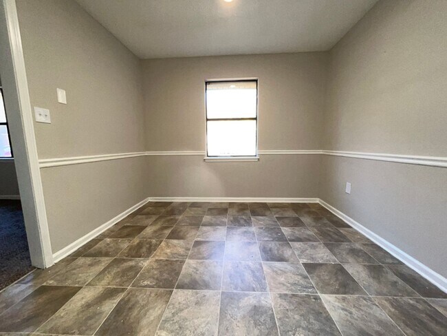 Building Photo - 42 Stoneybrook