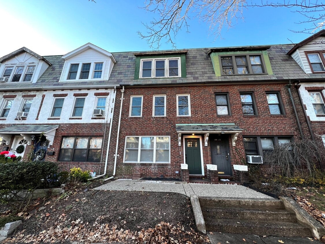 Photo - 101-13 Ascan Ave (Queens, NY)