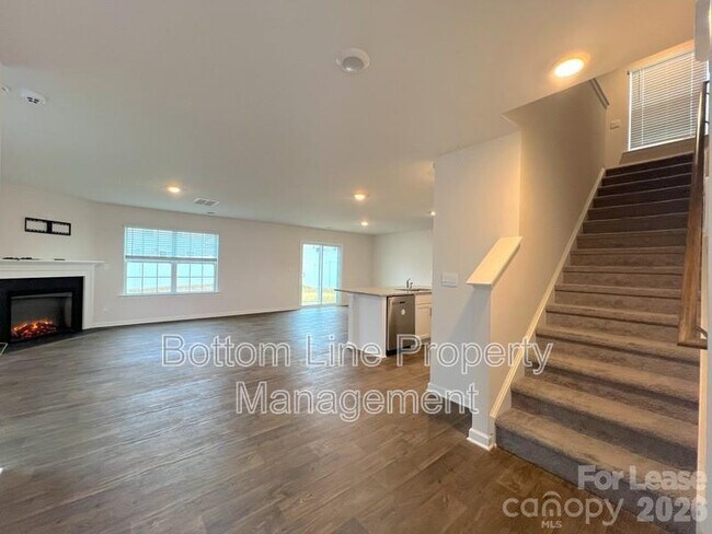 Building Photo - 1603 Blue Velvet Ln