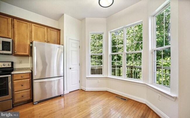 Foto del edificio - 3905 Chelsea Park Ln