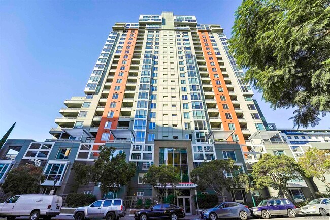 Foto del edificio - 300 W Beech St