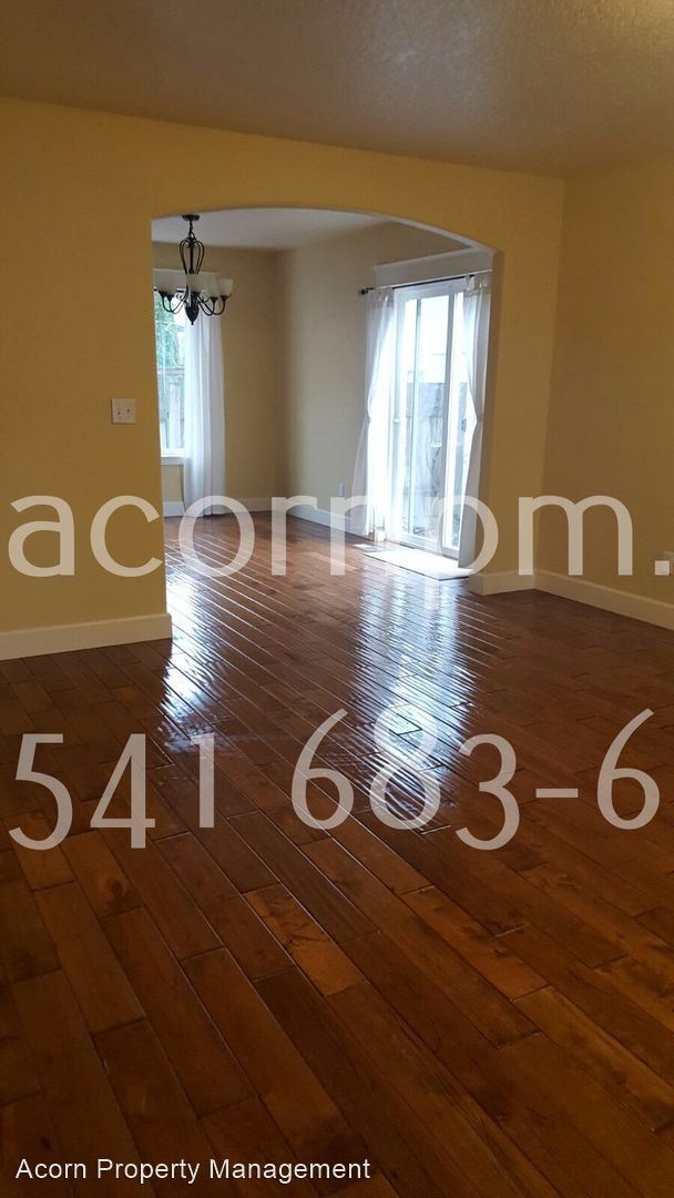 Building Photo - 4 br, 2.5 bath House - 8840 N Calvert Ave.