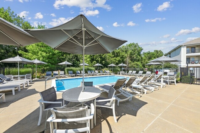Building Photo - Maple Brook Apartments