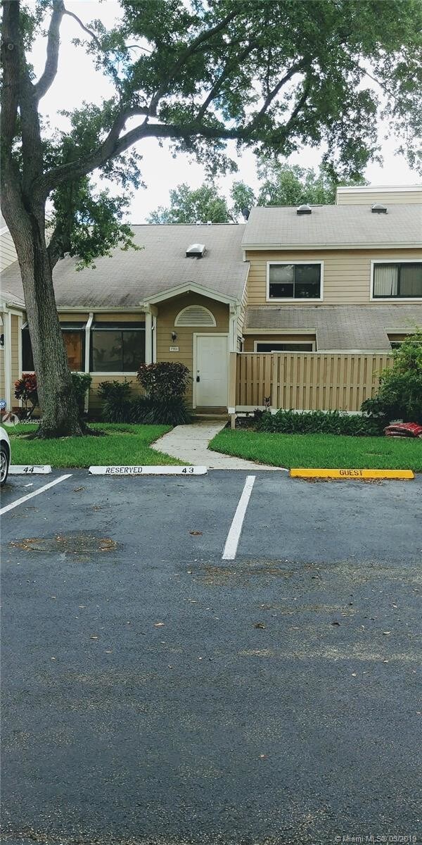 Foto del edificio - 7153 Sportsman Dr